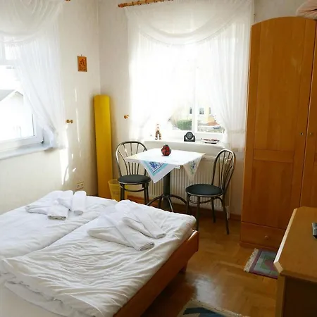 Bi Tiews To Hus Lägenhet *