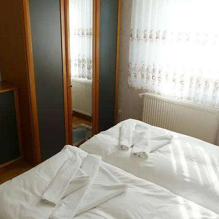 Bi Tiews To Hus Lägenhet *